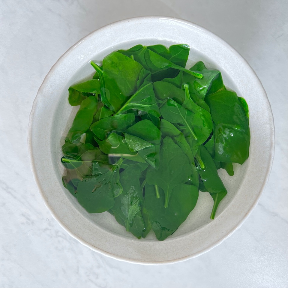 WARRIGAL GREENS IN WATER BATH BOWL