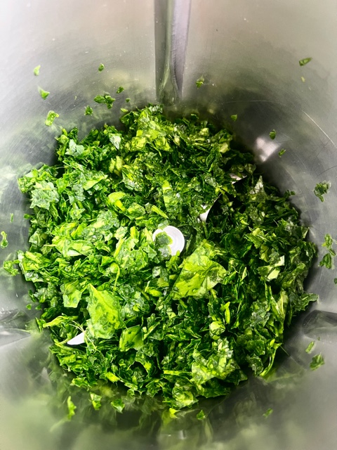 chopped spinach in thermomix bowl