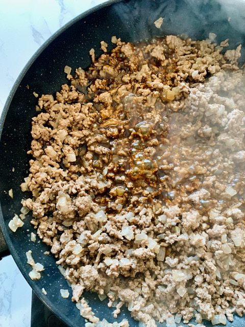 beef mince cooking a pan