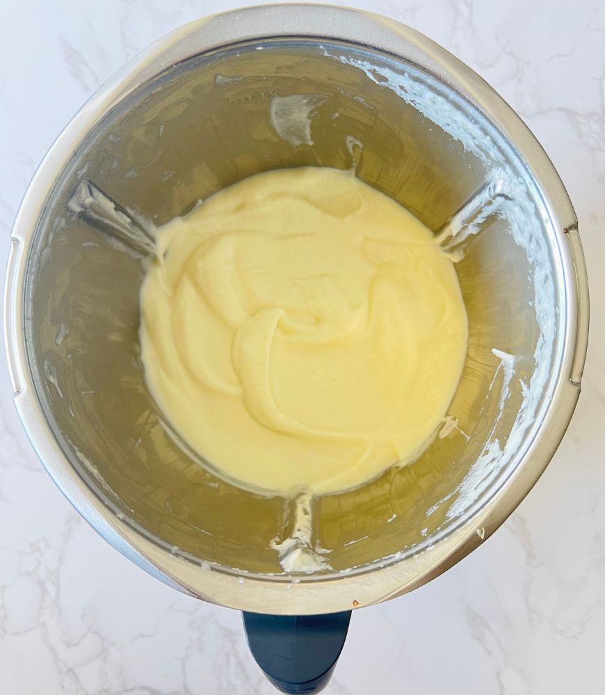 Pureed cauliflower in Thermomix bowl