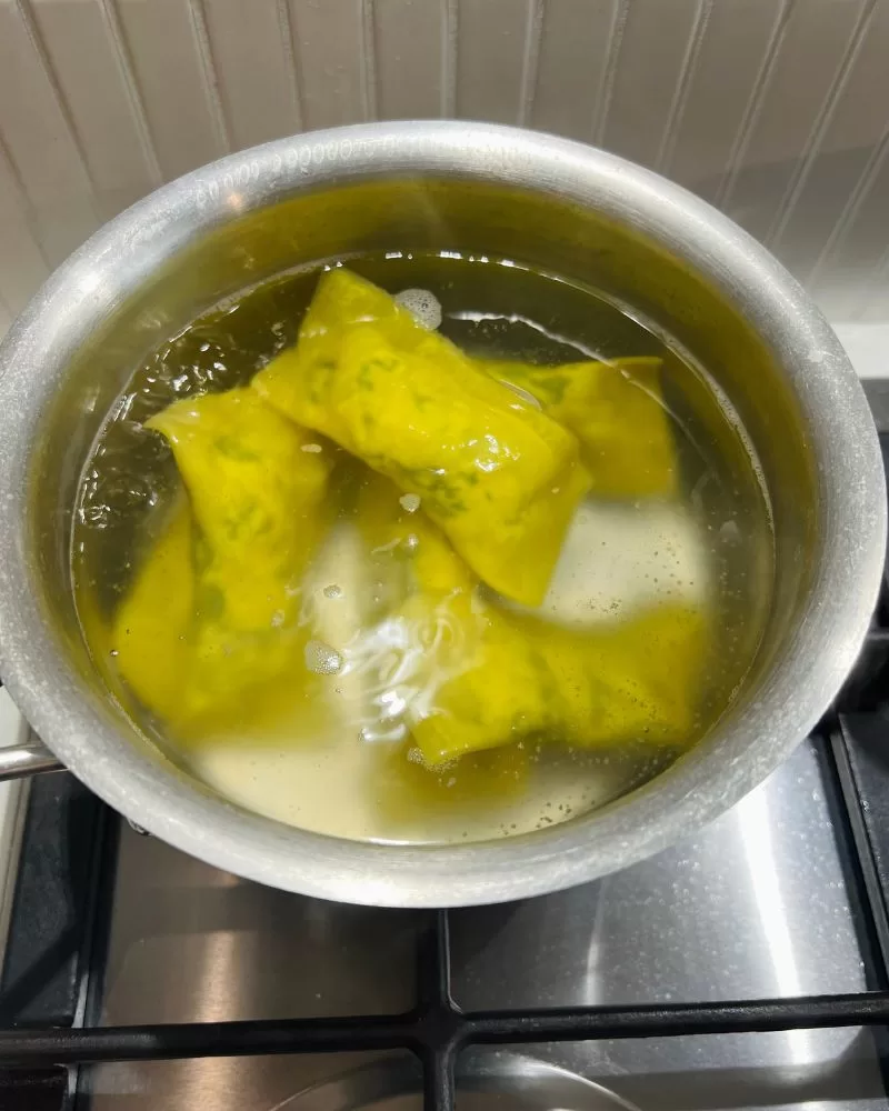 cooking wonton ravioli