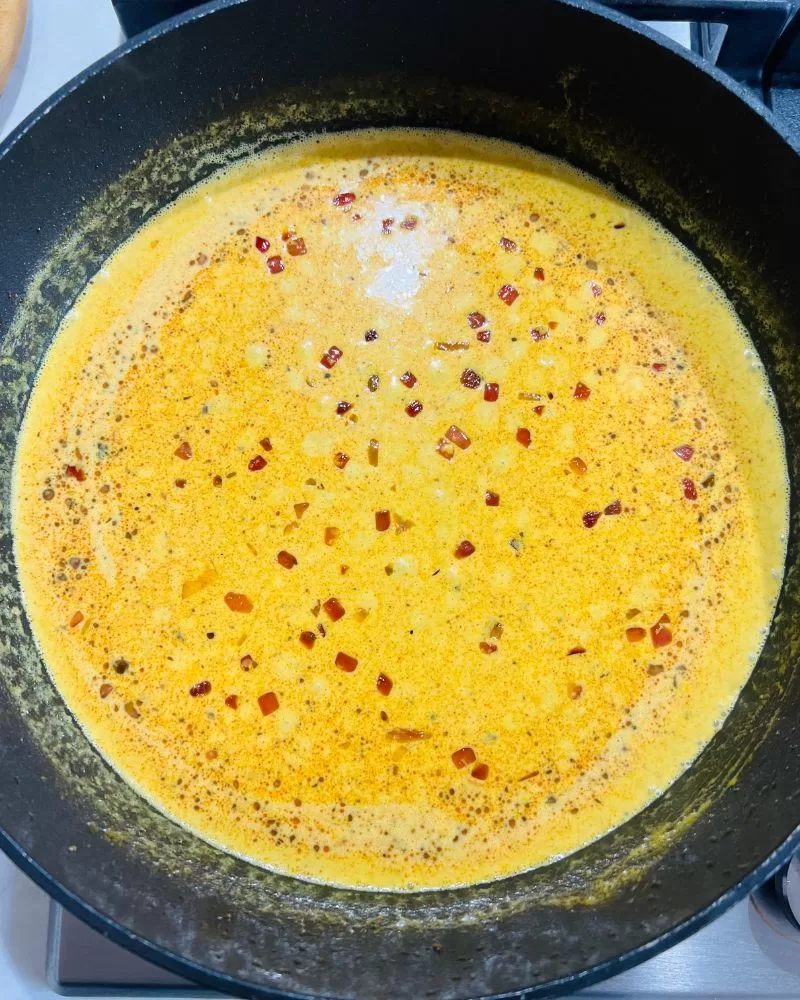 korma sauce in pan