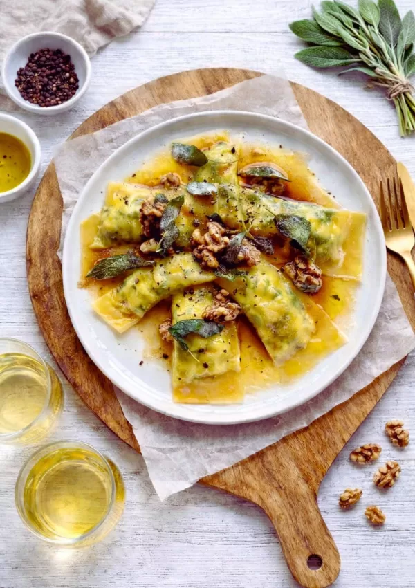 Easy Spinach and Ricotta Ravioli (No Pasta Dough Needed!)