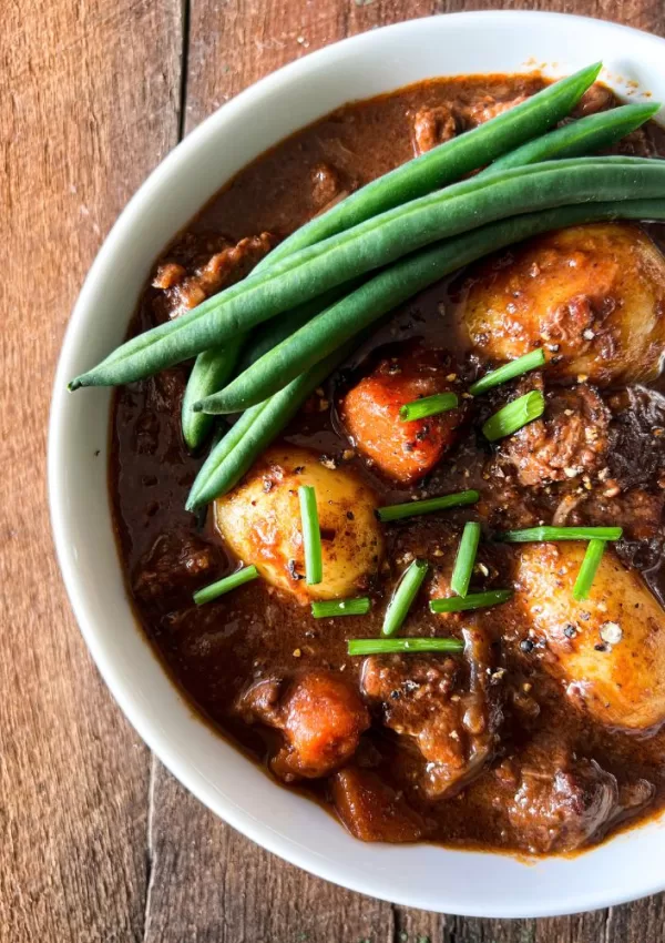 beef stew in bowl